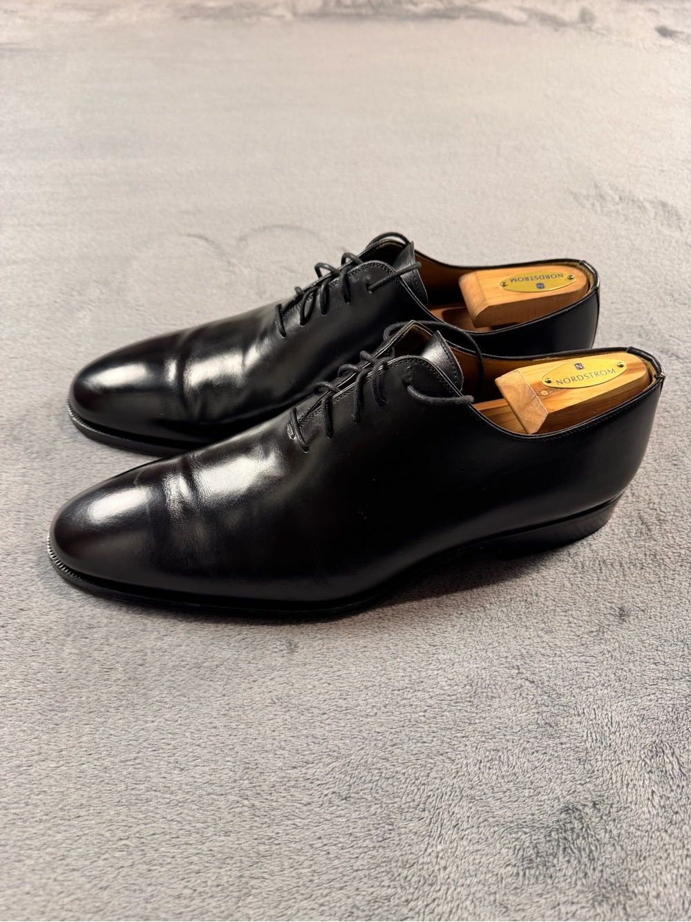 Magnanni Whole Cut Black Leather Dress Shoes - Picture 2 of 13